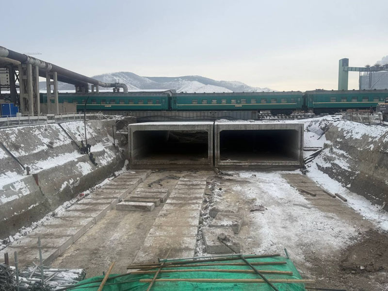 “Гермес” худалдааны төвийн нүхэн гарцын туннелийн их биеийн бүтээцийг түлхэх технологиор хийжээ